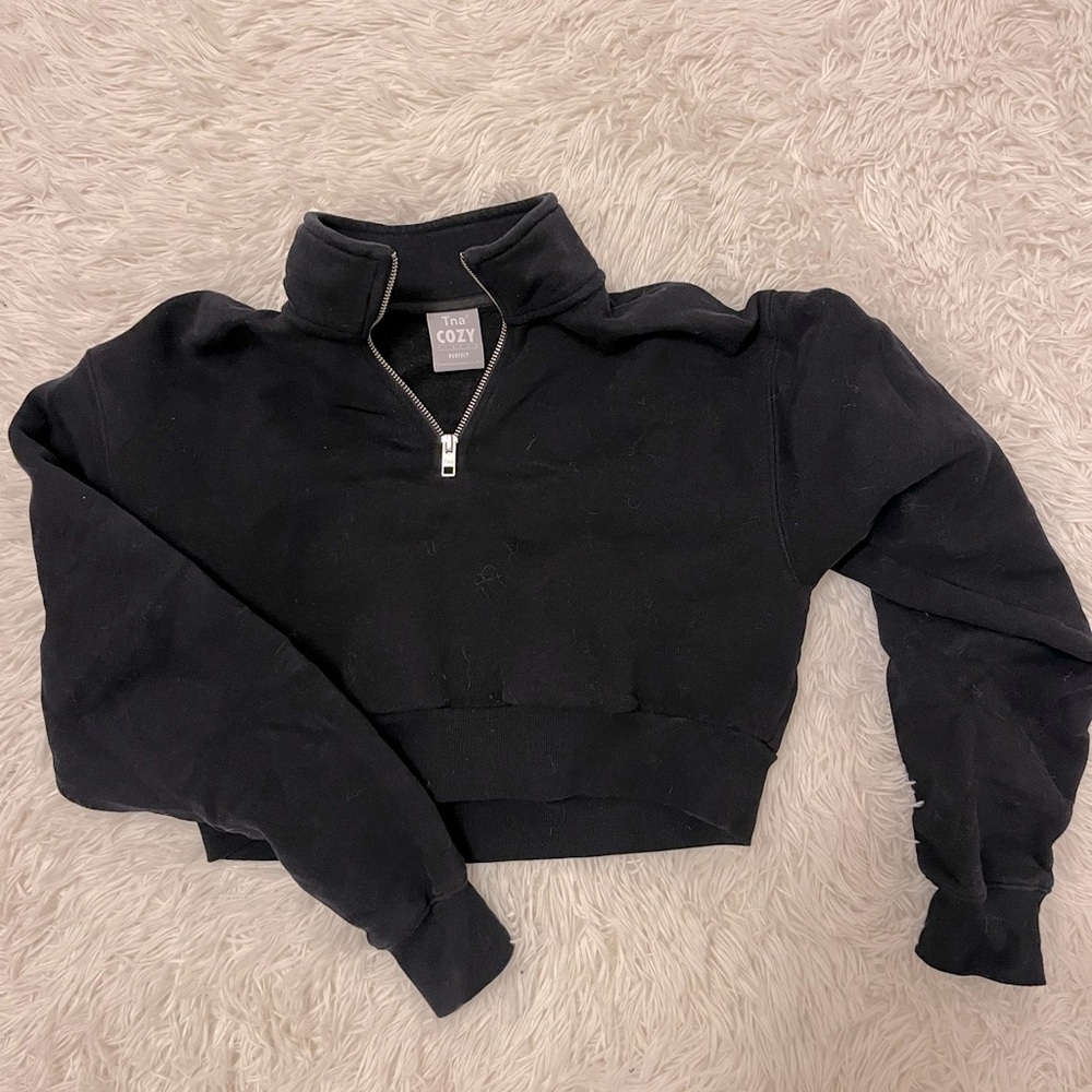 Aritzia cropped 1/4 zip crew
